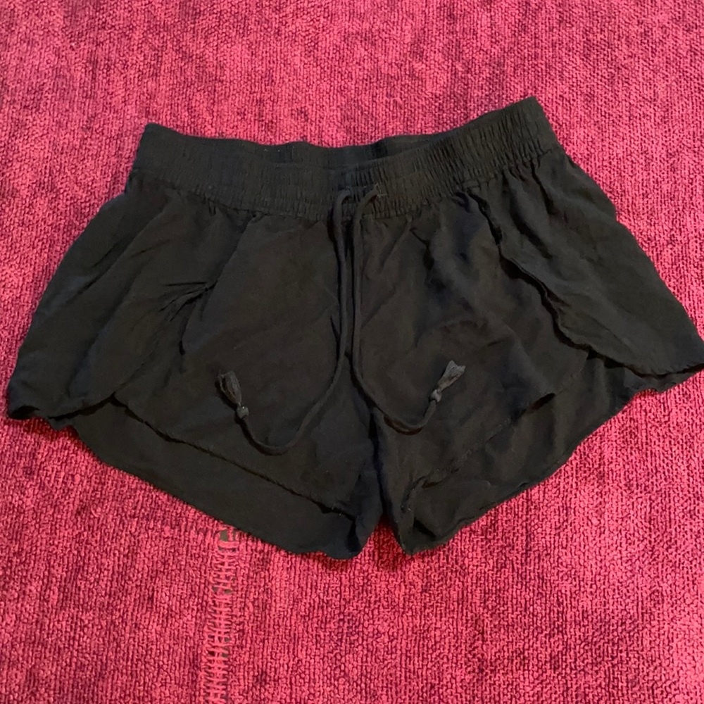 EUC Aerie black shorts size medium